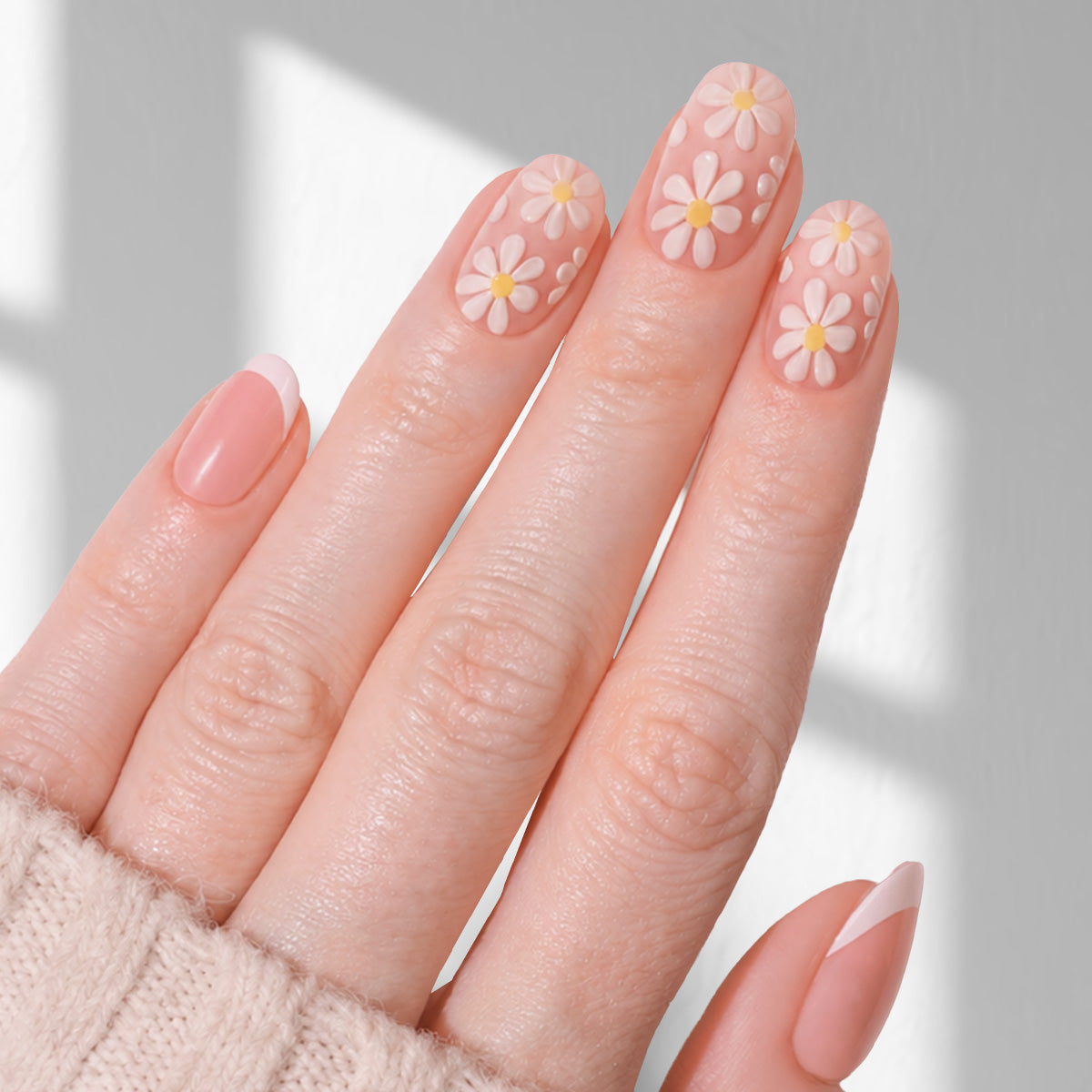 Daisy Daydream - Oval Sustainable Nails