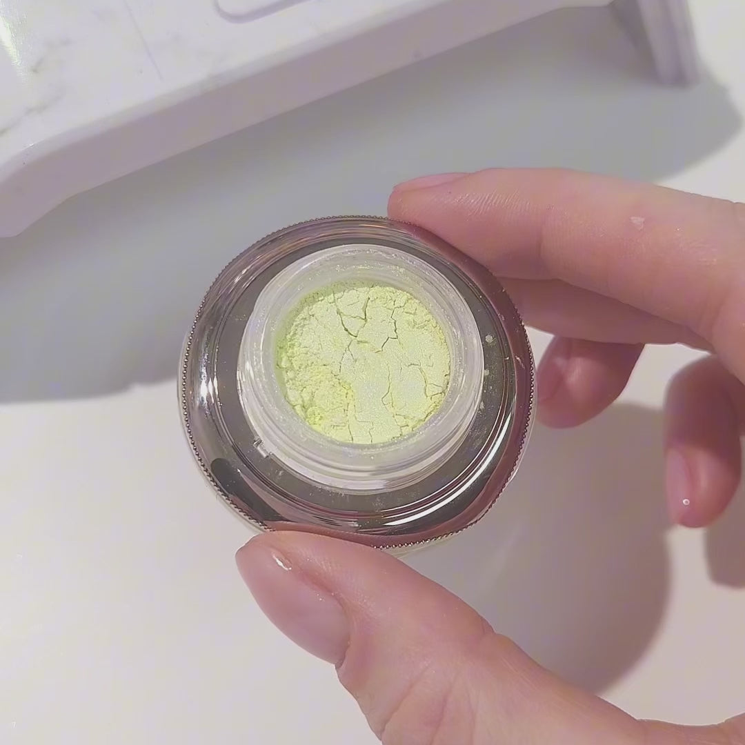 Daisy - Classic Colour Changing Nail Powder